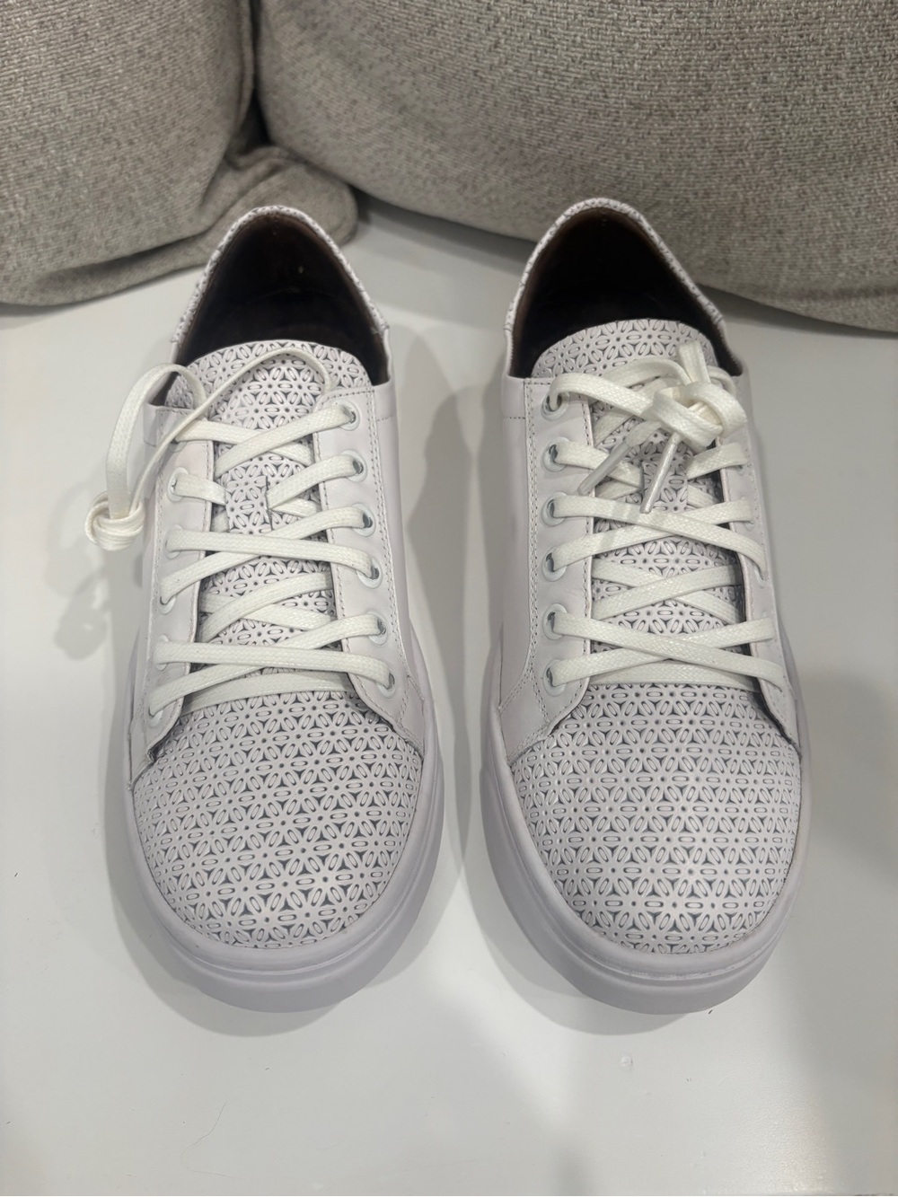 Two Pretty Women's White Sneakers 37